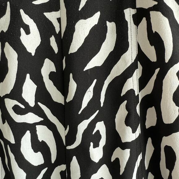 Chicos Zip Front Collared Dress Black White Animal Print Workwear - Picture 8 of 9